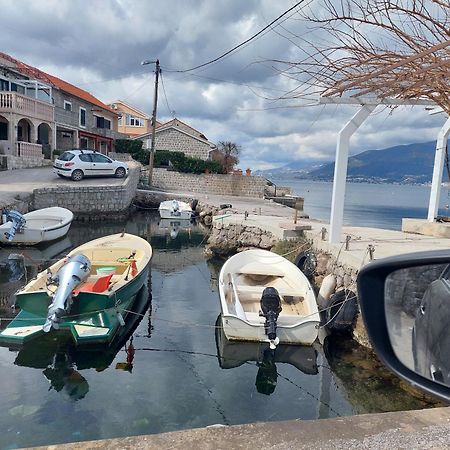 Kjara Apartments Tivat Buitenkant foto
