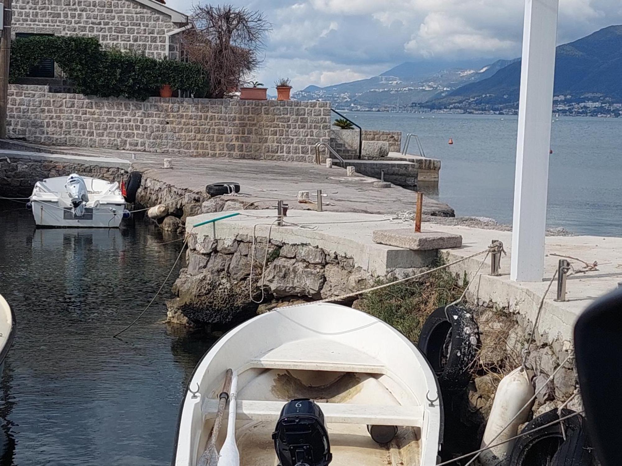 Kjara Apartments Tivat Buitenkant foto