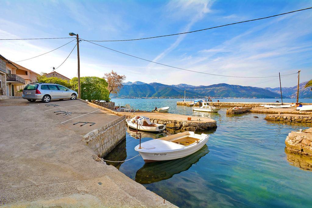 Kjara Apartments Tivat Buitenkant foto
