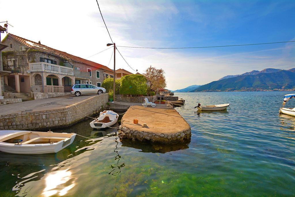 Kjara Apartments Tivat Buitenkant foto