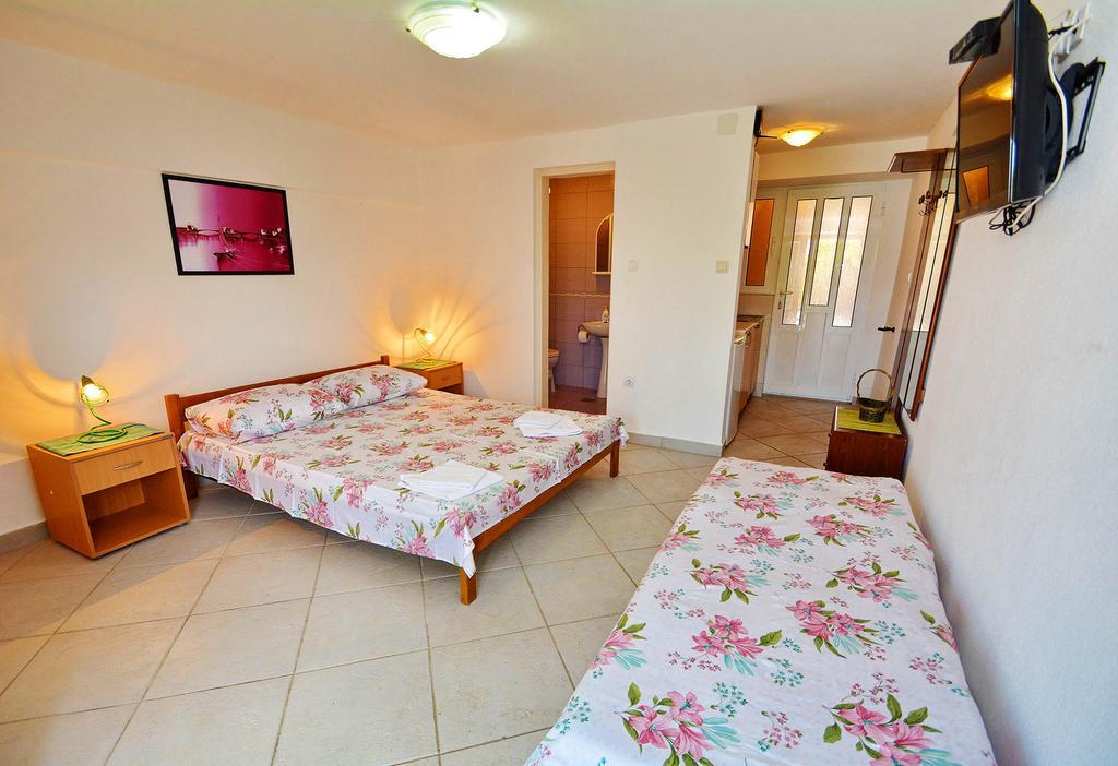 Kjara Apartments Tivat Buitenkant foto