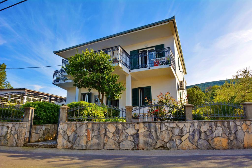 Kjara Apartments Tivat Buitenkant foto