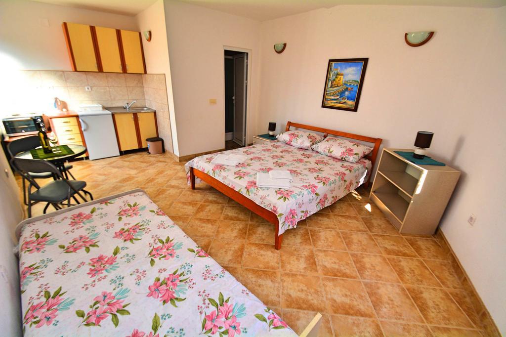 Kjara Apartments Tivat Buitenkant foto