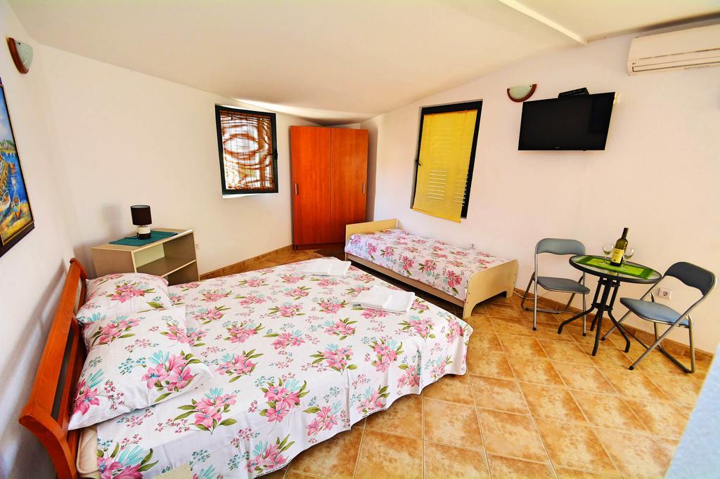 Kjara Apartments Tivat Buitenkant foto